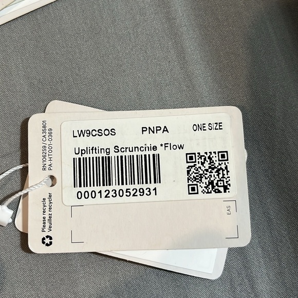 Lululemon Uplifting Scrunchie *Flow - Picture 4 of 4